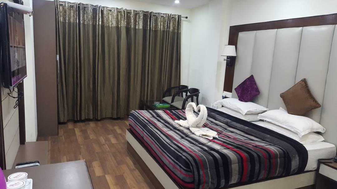Hotel Kayanat Dalhousie Extérieur photo