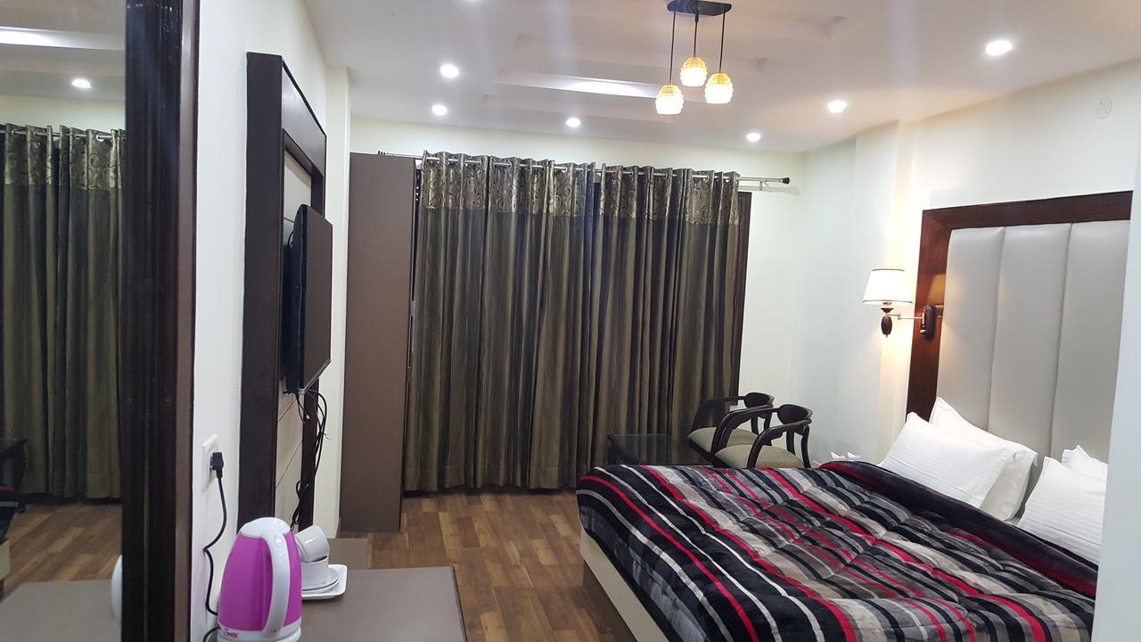 Hotel Kayanat Dalhousie Extérieur photo