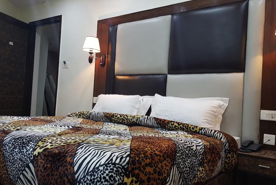 Hotel Kayanat Dalhousie Extérieur photo